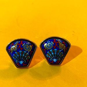 Beautiful authentic used Hermès ear clip in excellent condition